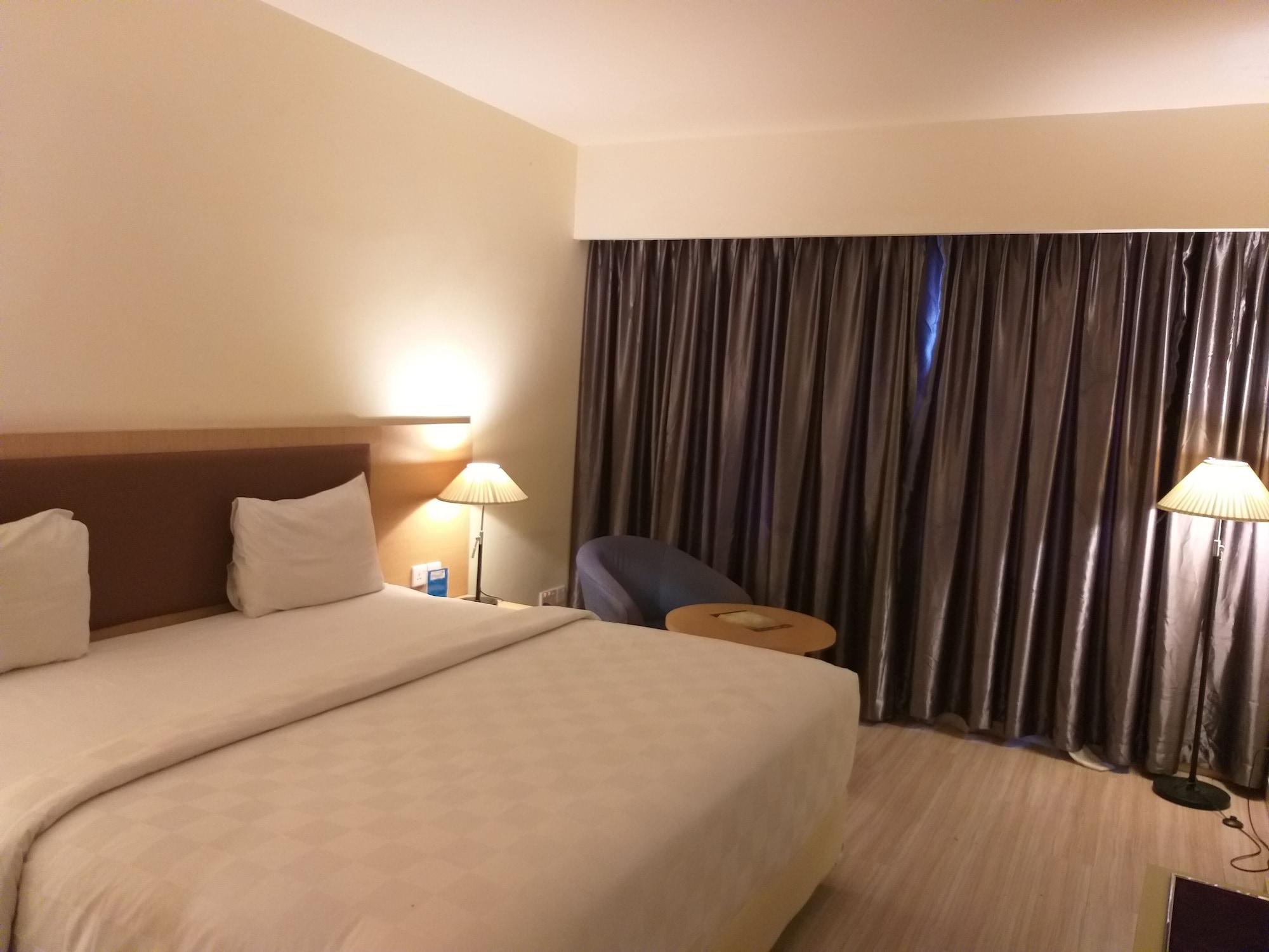 D'Grande Hotel Batam Exteriör bild